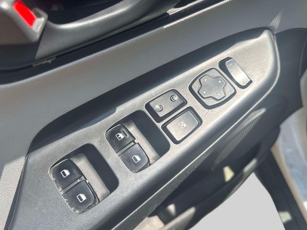 2023 Hyundai Kona SE - Photo 16