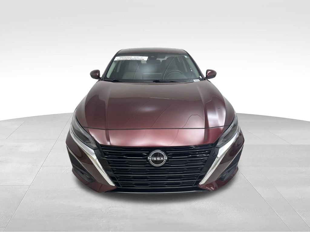 Used 2024 Red Nissan 2.5 SV image 8