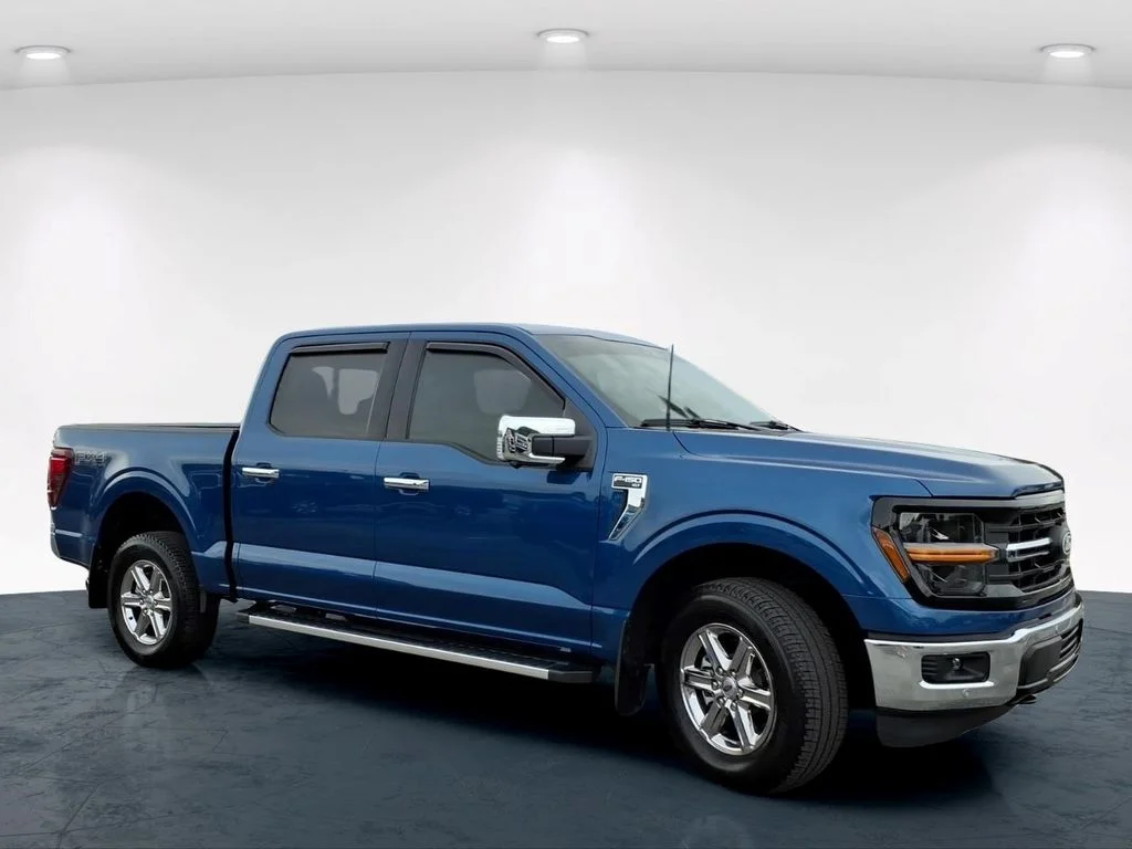 Used 2025 Blue Ford XLT image 5