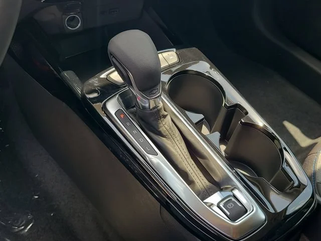 New 2026 Summit White Chevrolet LT image 31