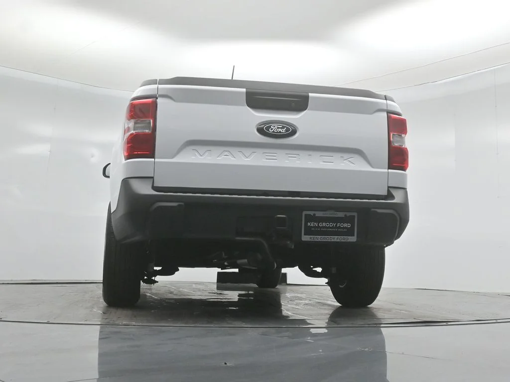 New 2026 Oxford White Ford XLT image 46