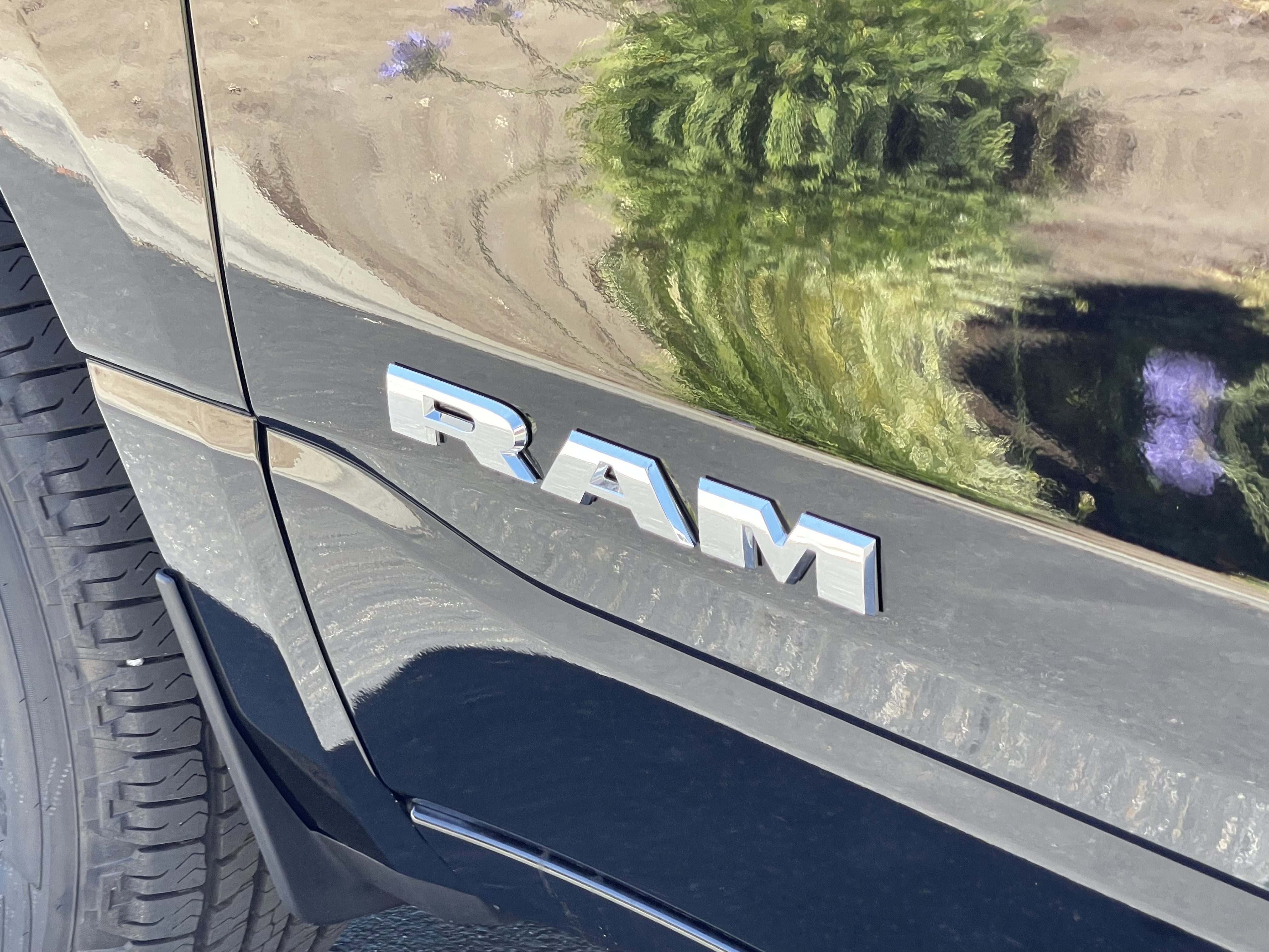 New 2026 Diamond Black Crystal Pearl-Coat Exterior Paint RAM Big Horn/Lone Star image 11