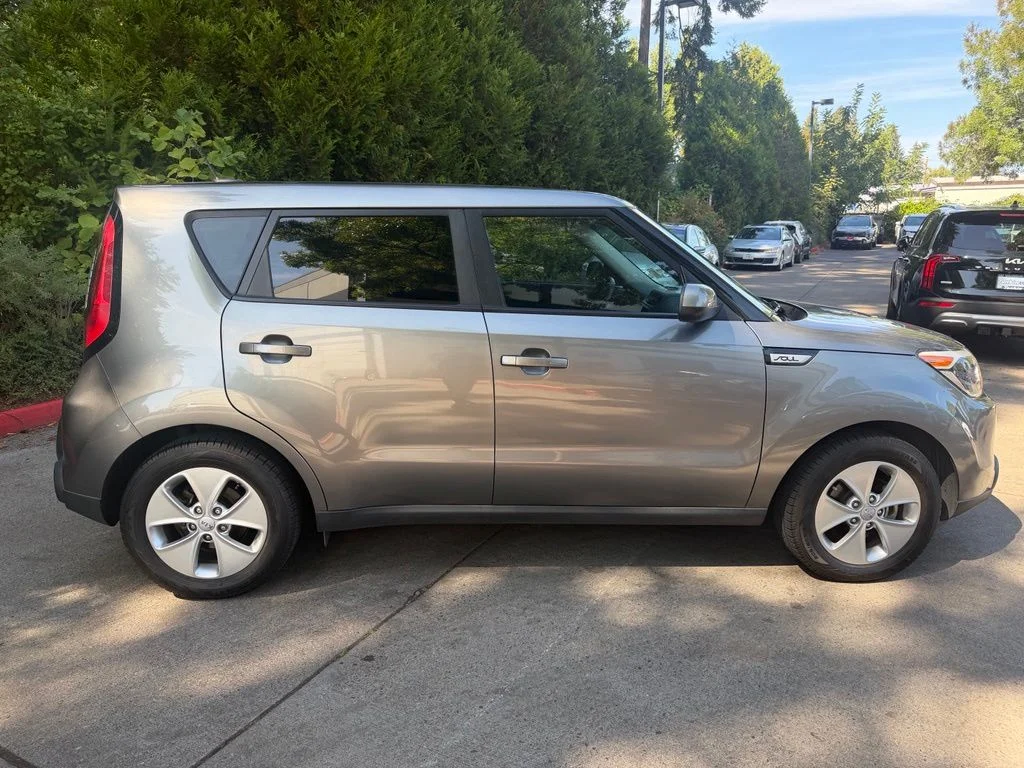 Used 2016 Kia Soul Base with VIN KNDJN2A21G7288436 for sale in Gladstone, OR