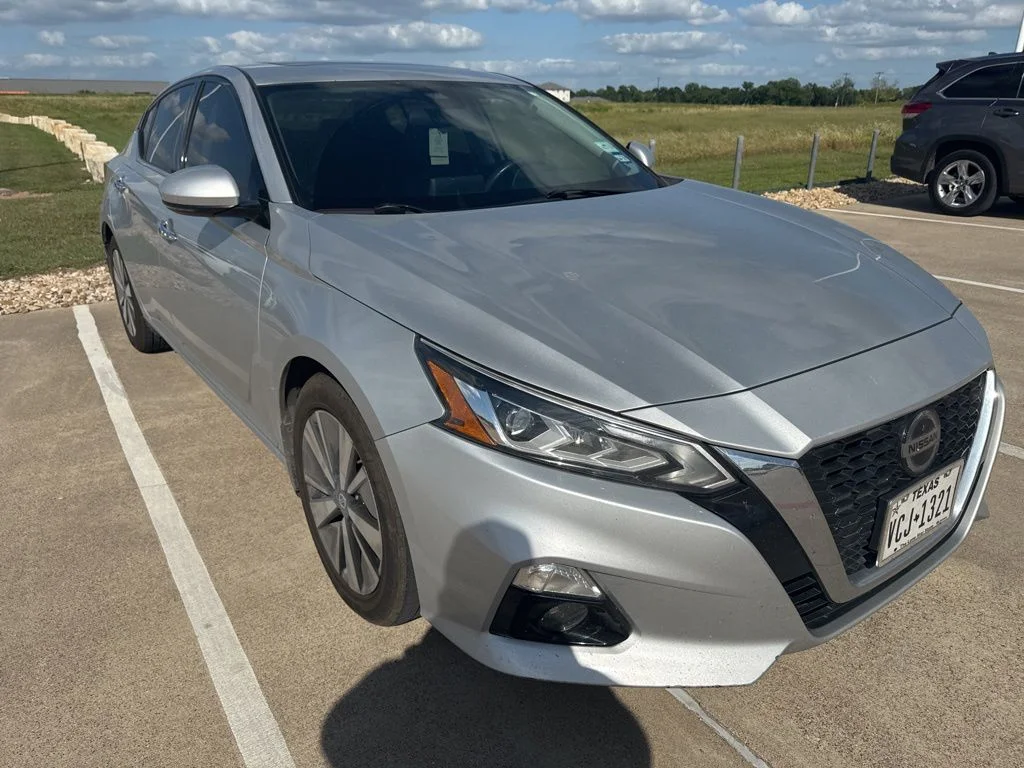 2022 Nissan Altima 2.5 SL's photo
