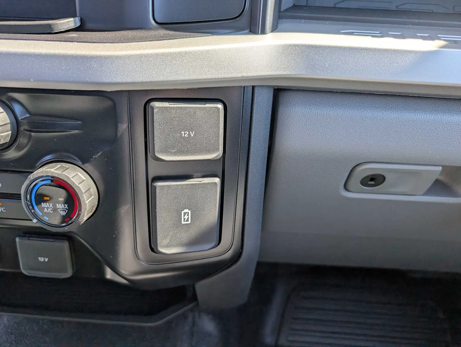 New 2026 Oxford White Ford F-350® XL image 25
