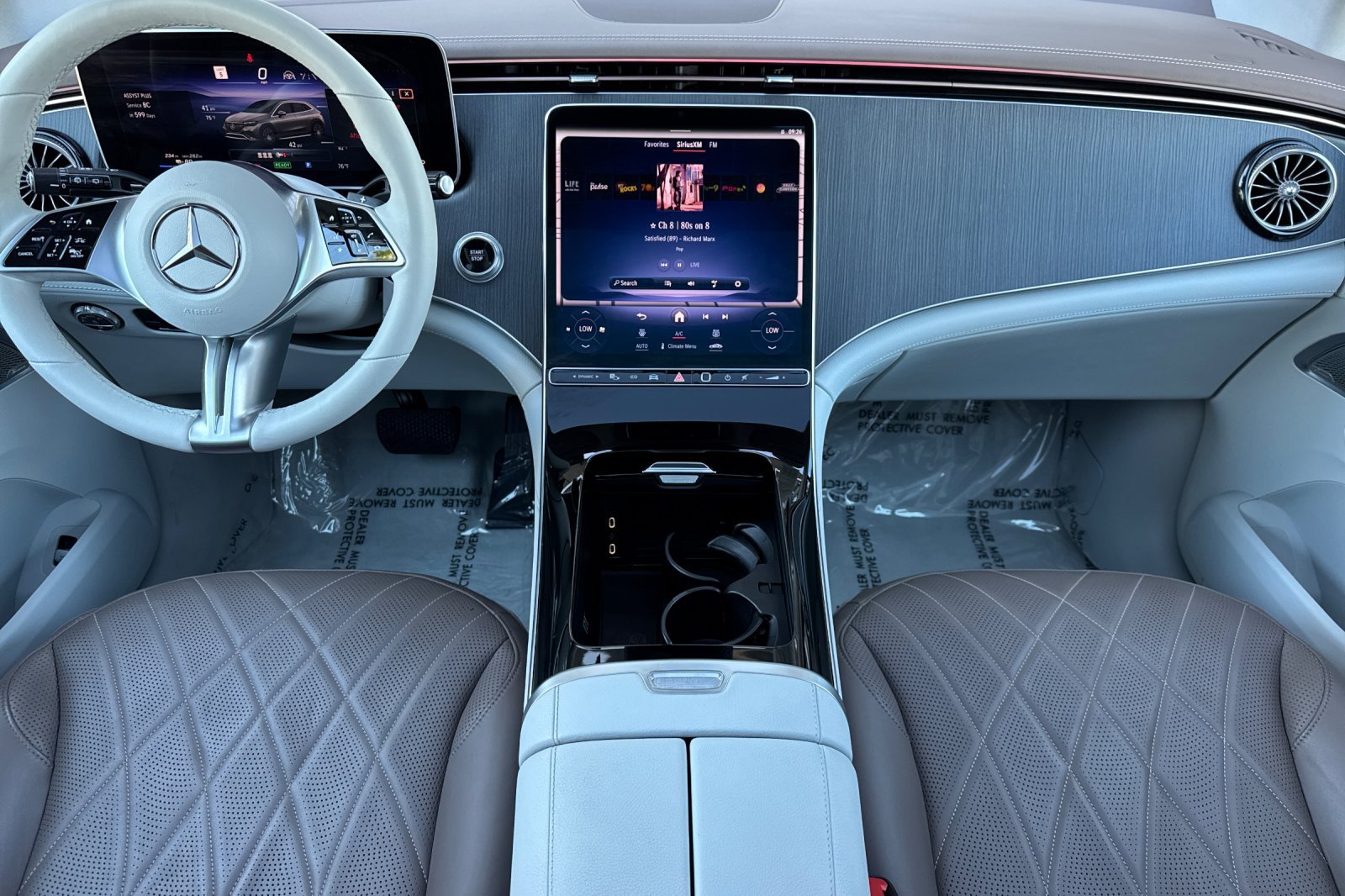 Certified Used 2023 Black Mercedes-Benz 500 SUV image 3