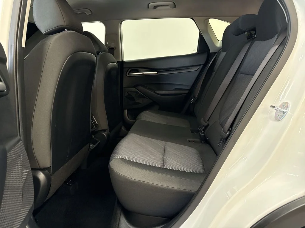Used 2026 Snow White Pearl Kia LX image 15