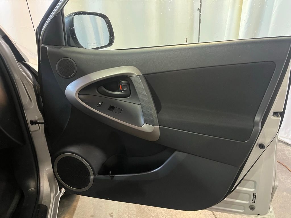 2006 Toyota RAV4 Base - Photo 11