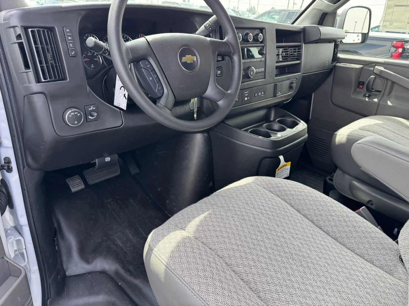 2026 Chevrolet Express Cargo Work Van - Photo 17
