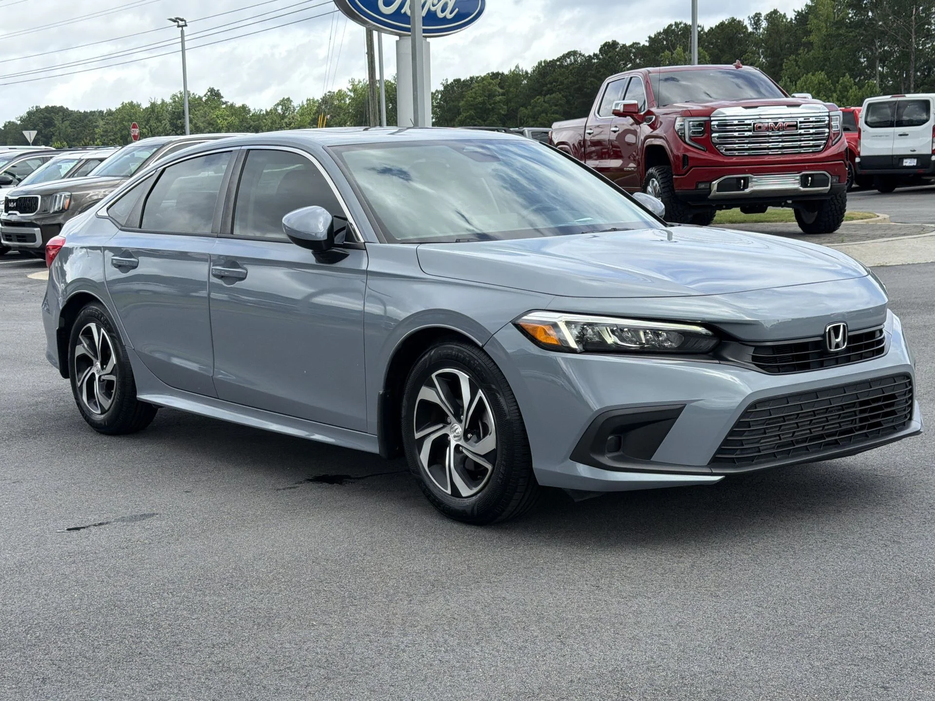 Certified Used 2024 Morning Mist Metallic Honda EX image 28