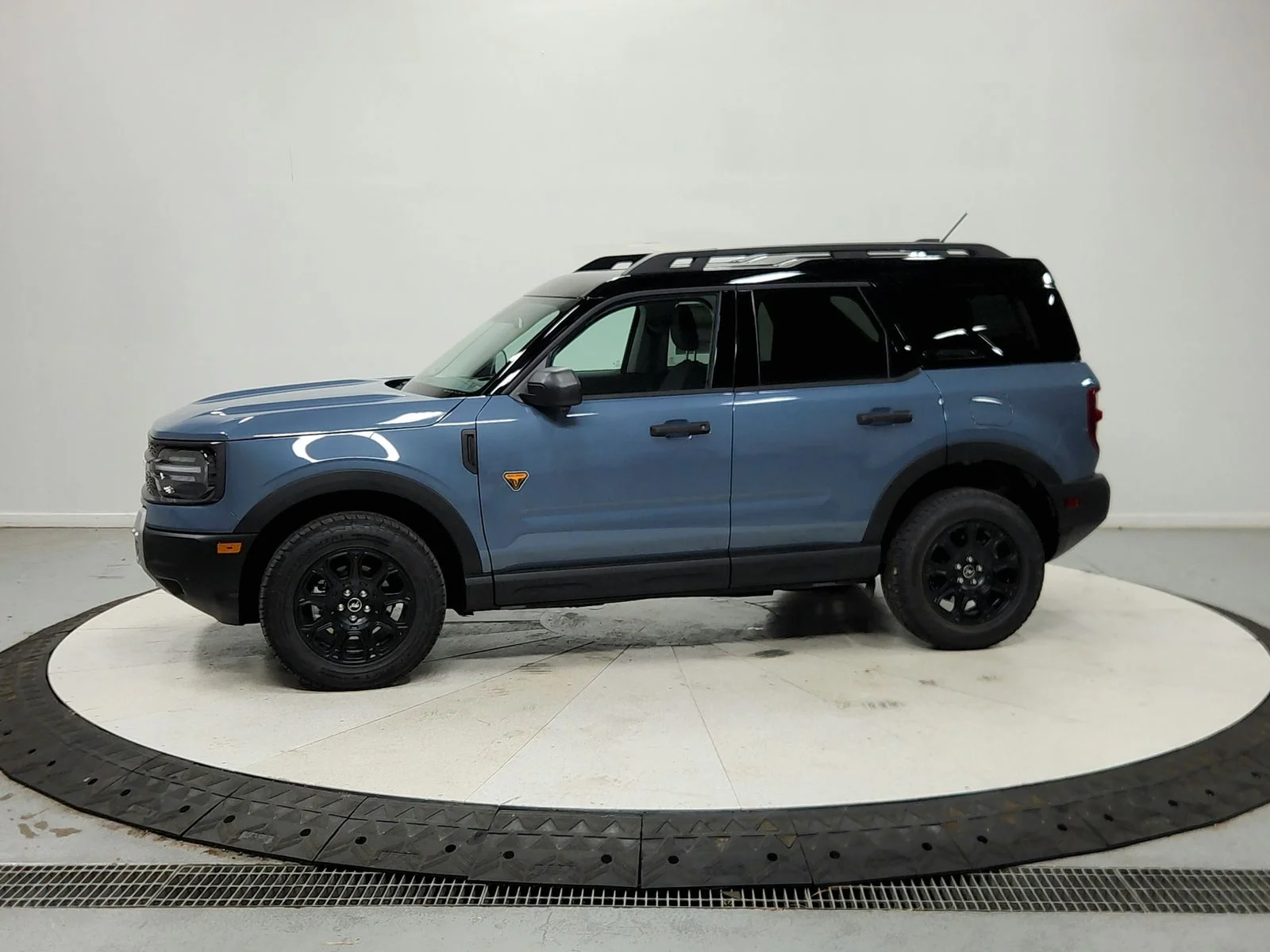 New 2026 Gray Ford Badlands image 5