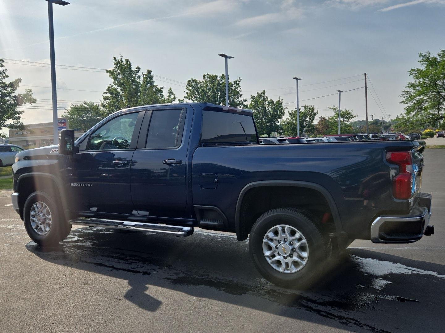 Used 2022 Northsky Blue Metallic Chevrolet LT image 4