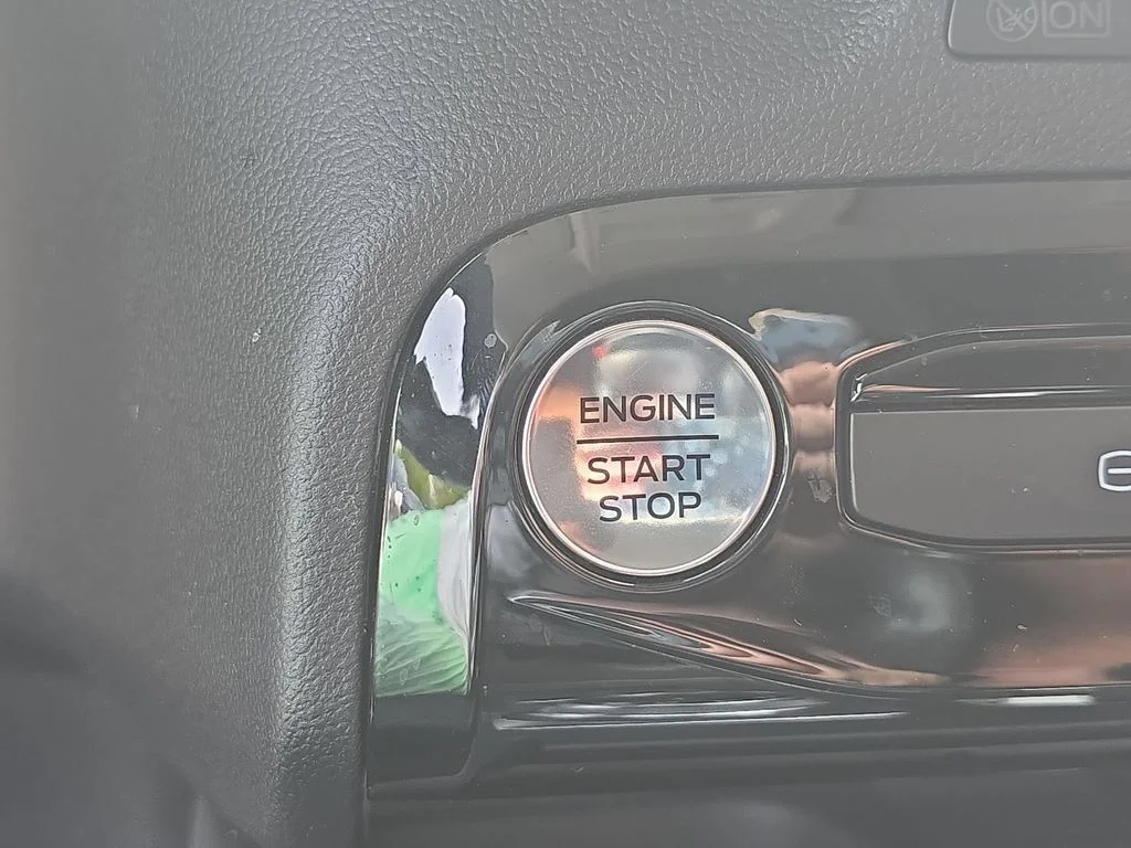 Used 2025 Blue Ford Base image 17