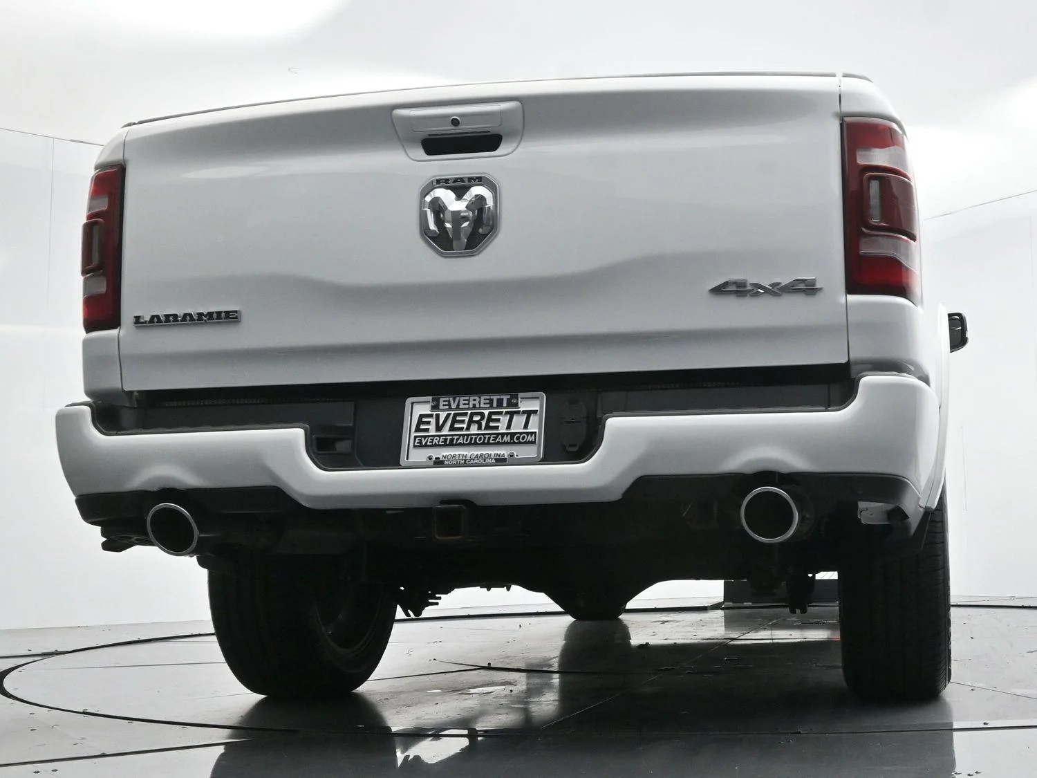 Used 2022 White Ram Laramie image 47
