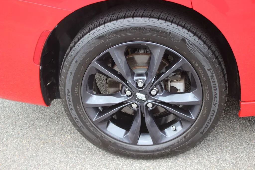 Used 2023 Red Dodge SXT image 37