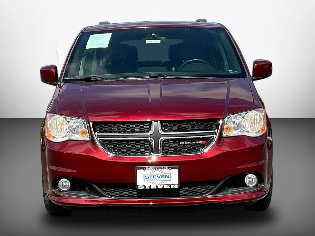 Used 2019 Red Dodge SXT image 2