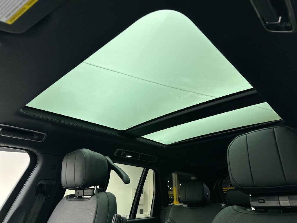 New 2027 Charente Grey Prem Met Land Rover SE image 11