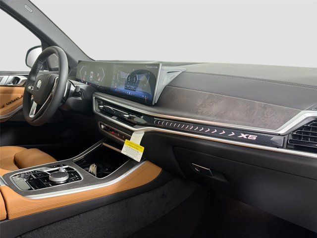 Used 2026 Mineral White Metallic BMW xDrive40i image 28