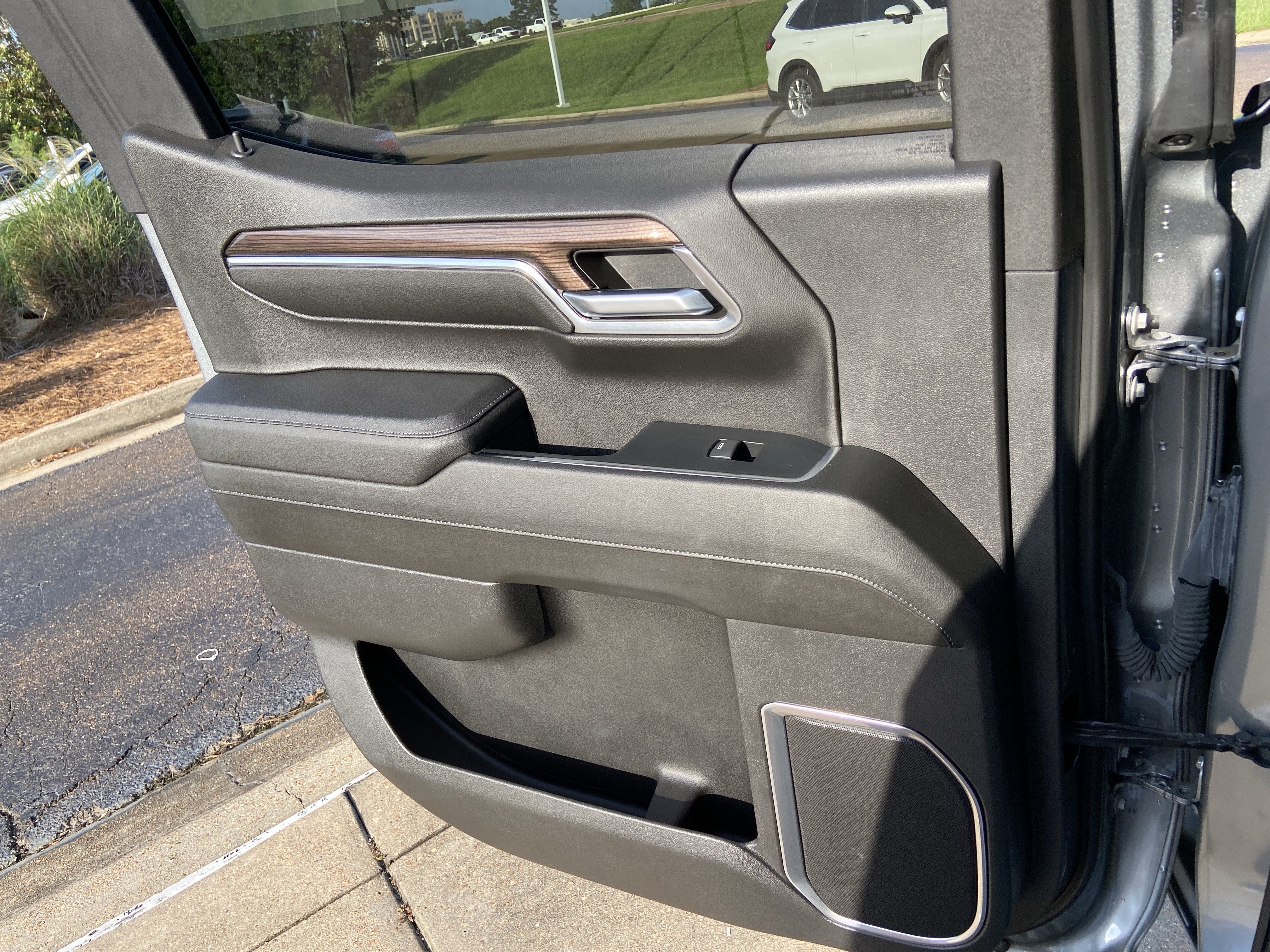 Used 2023 Sterling Gray Metallic Chevrolet LT image 37