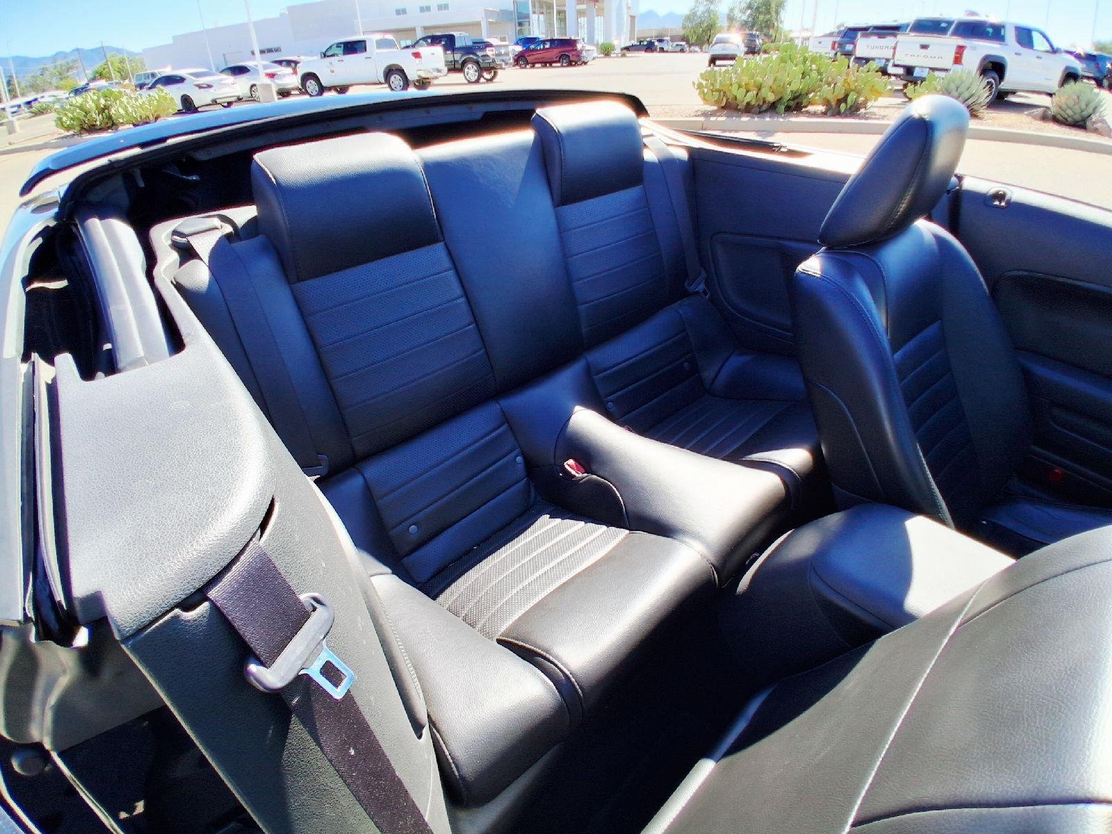 Used 2007  Ford GT Deluxe image 21