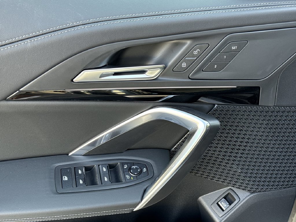 New 2027 Silver Metallic BMW xDrive28i image 13