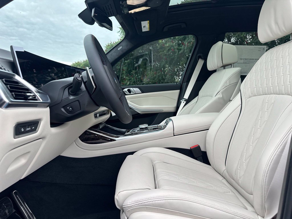 2026 BMW X7 M60i - Photo 15