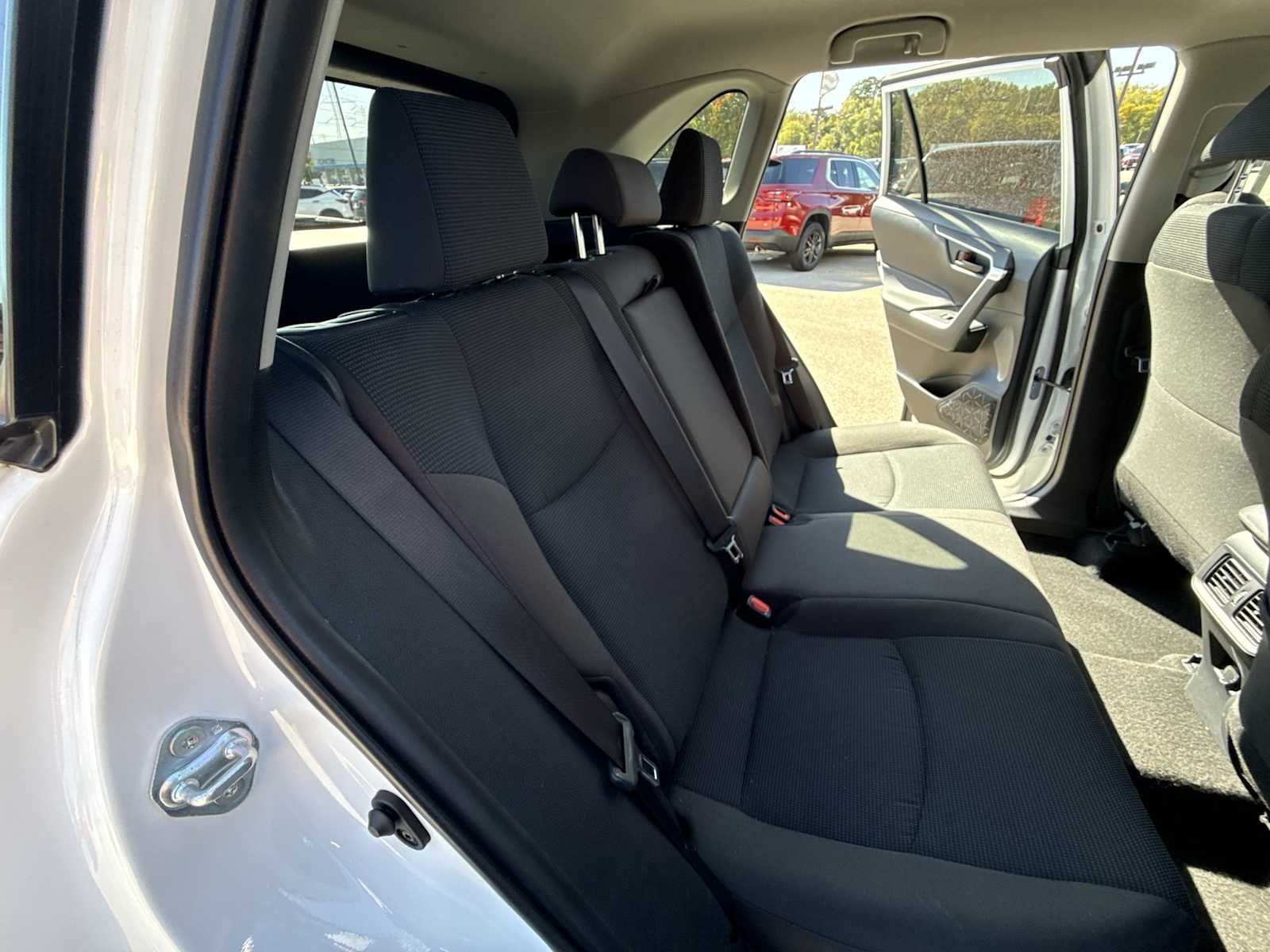 2025 Toyota RAV4 LE - Photo 24