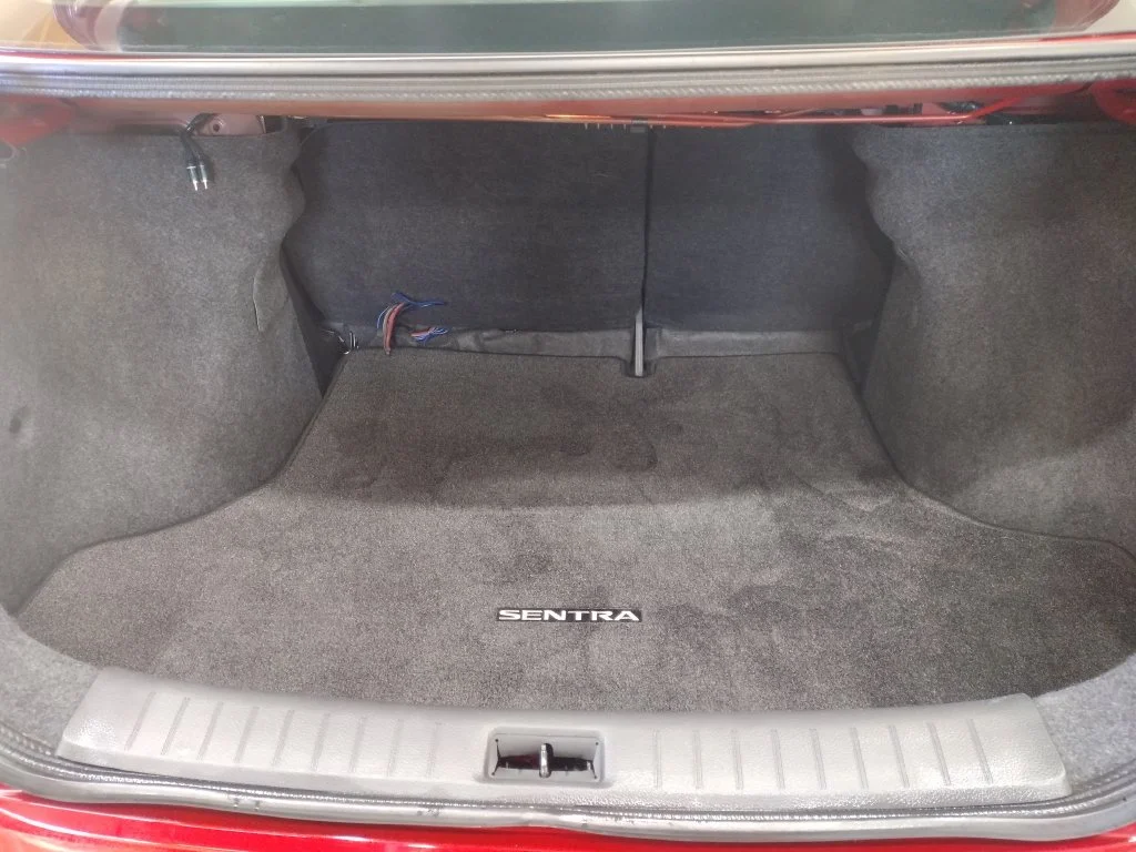Used 2014 Red Nissan SR image 19