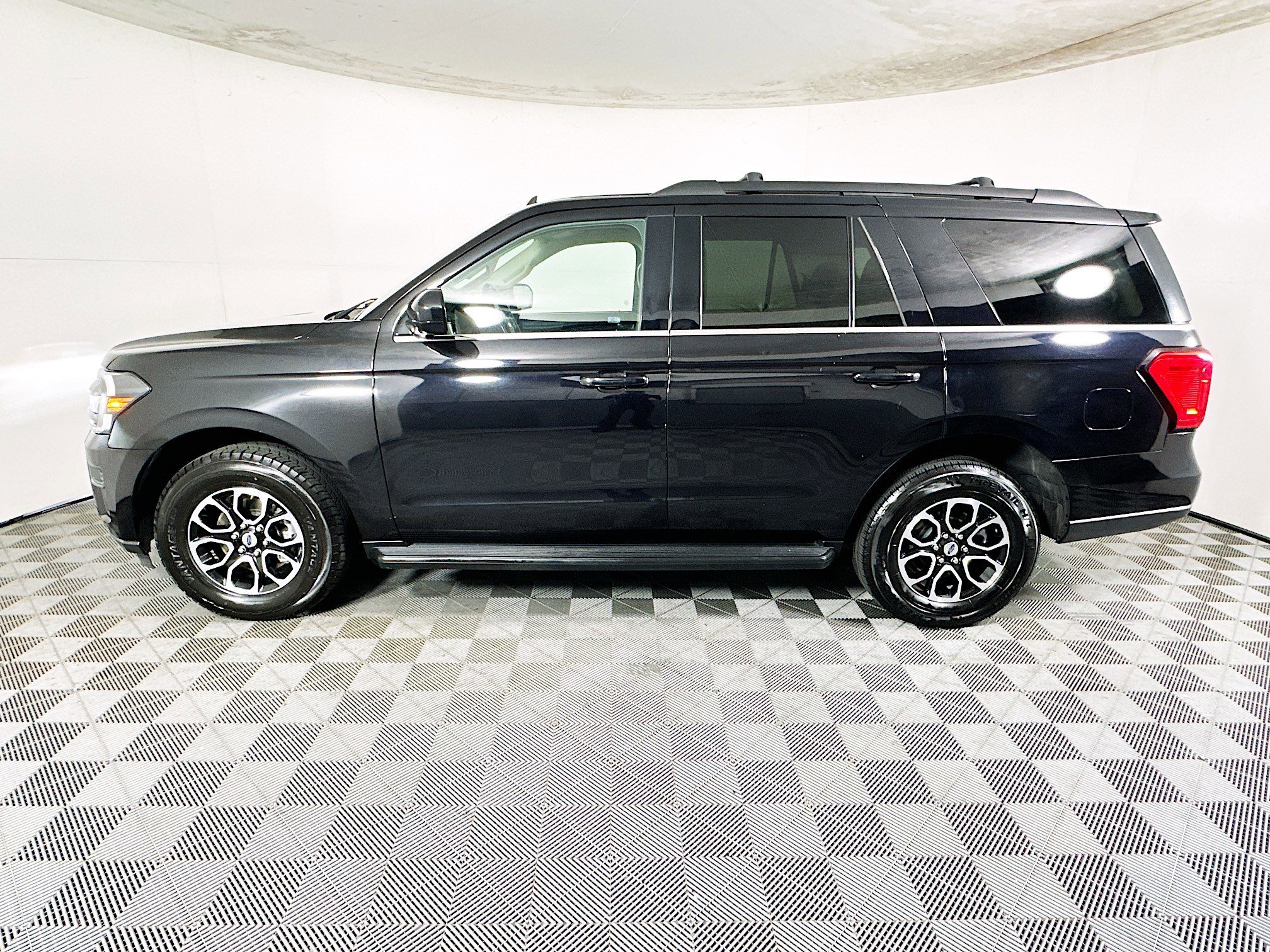 2024 Ford Expedition thumbnail 8