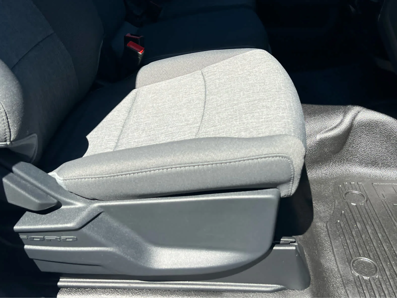 New 2026 Oxford White Ford F-550® XL image 19