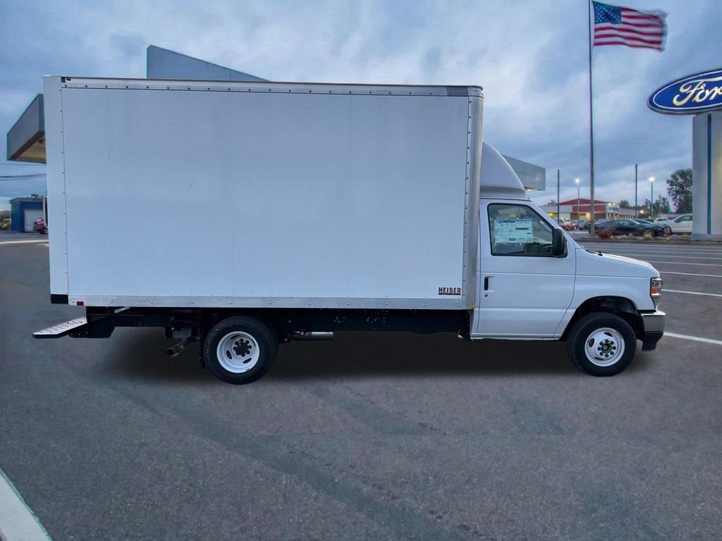 New 2026 Oxford White Ford Base image 6