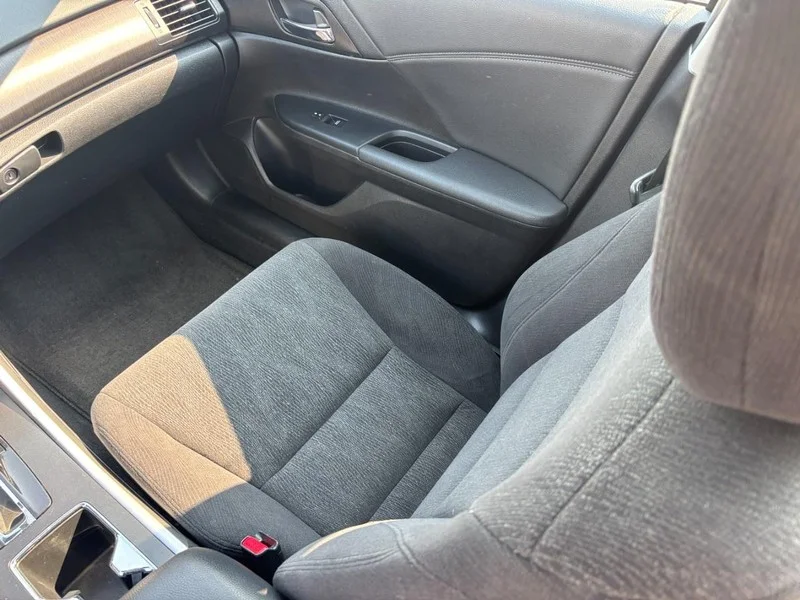 Used 2014 Alabaster Silver Metallic Honda EX image 15