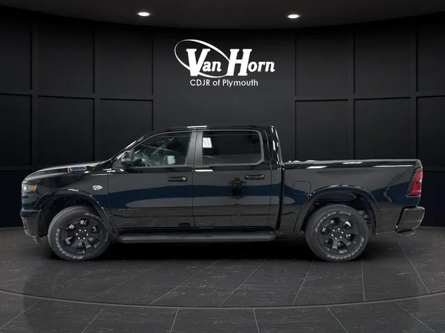 New 2026 Diamond Black Crystal Pearl-Coat Exterior Paint RAM Big Horn/Lone Star image 4