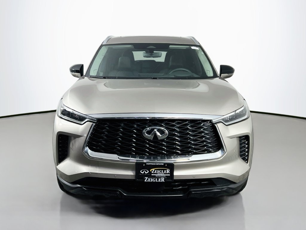 Used 2025 Warm Titanium INFINITI LUXE image 2