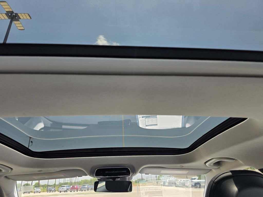 New 2026 Cirrus Silver Metallic Mercedes-Benz C 300 image 28