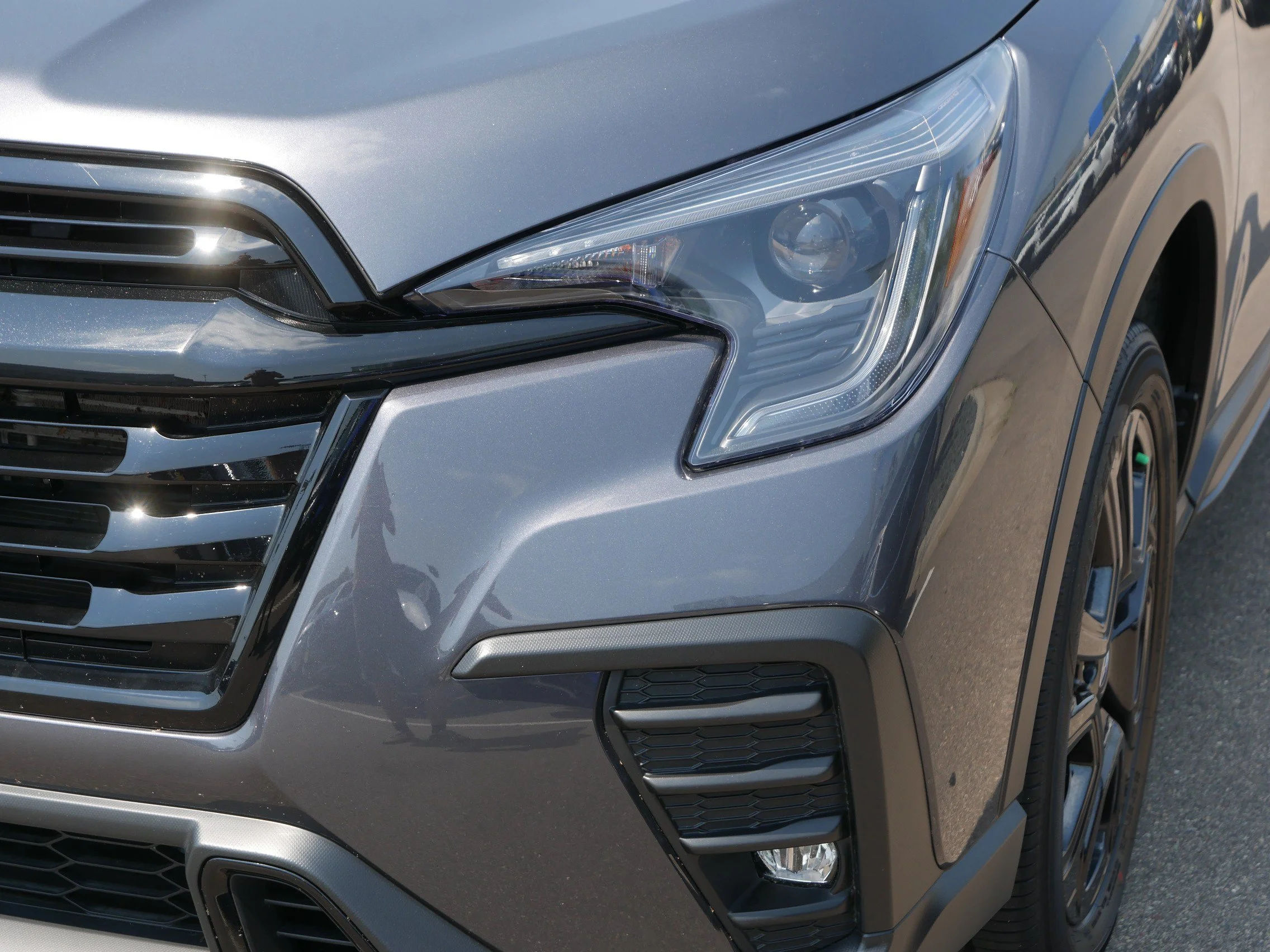 Used 2025 Magnetite Gray Metallic Subaru Onyx Edition Touring image 16