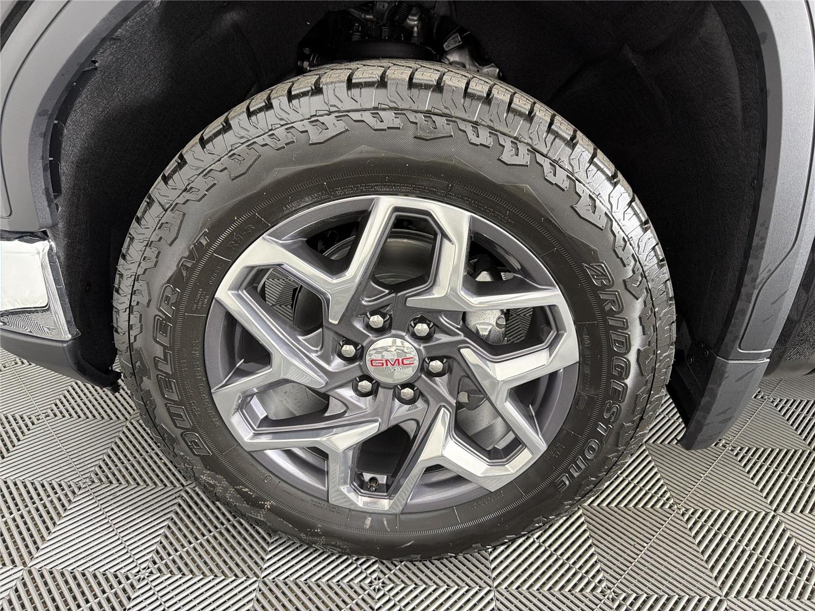2026 GMC Sierra 1500 SLT - Photo 9