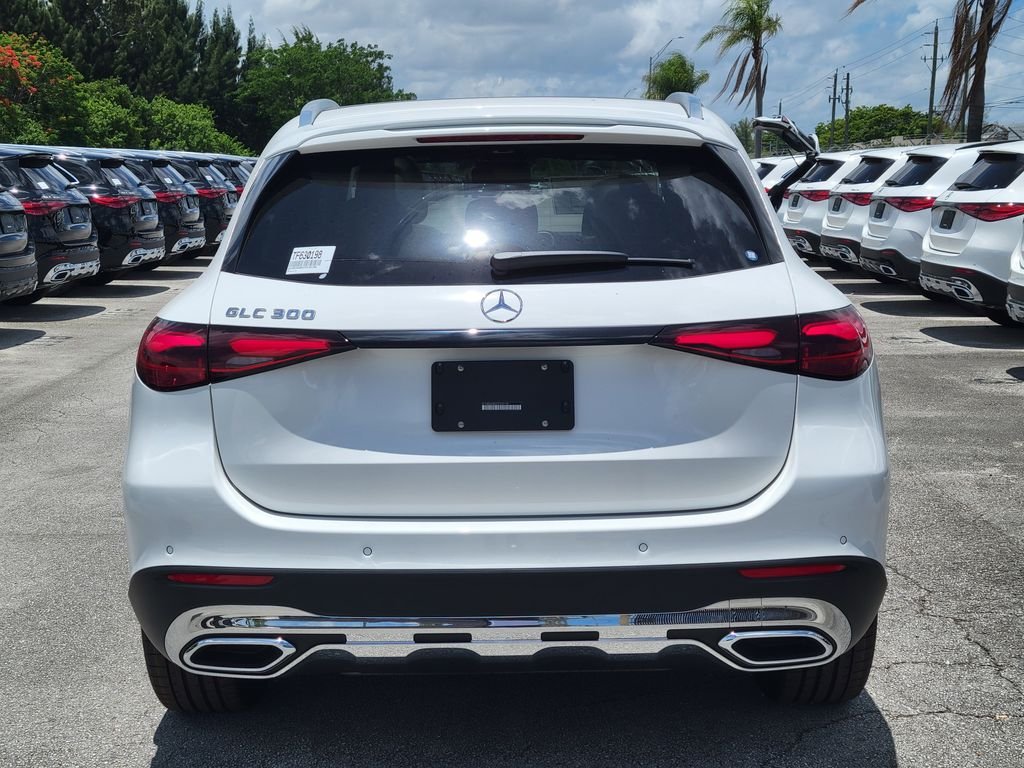 New 2026 Polar White Mercedes-Benz GLC 300 image 32
