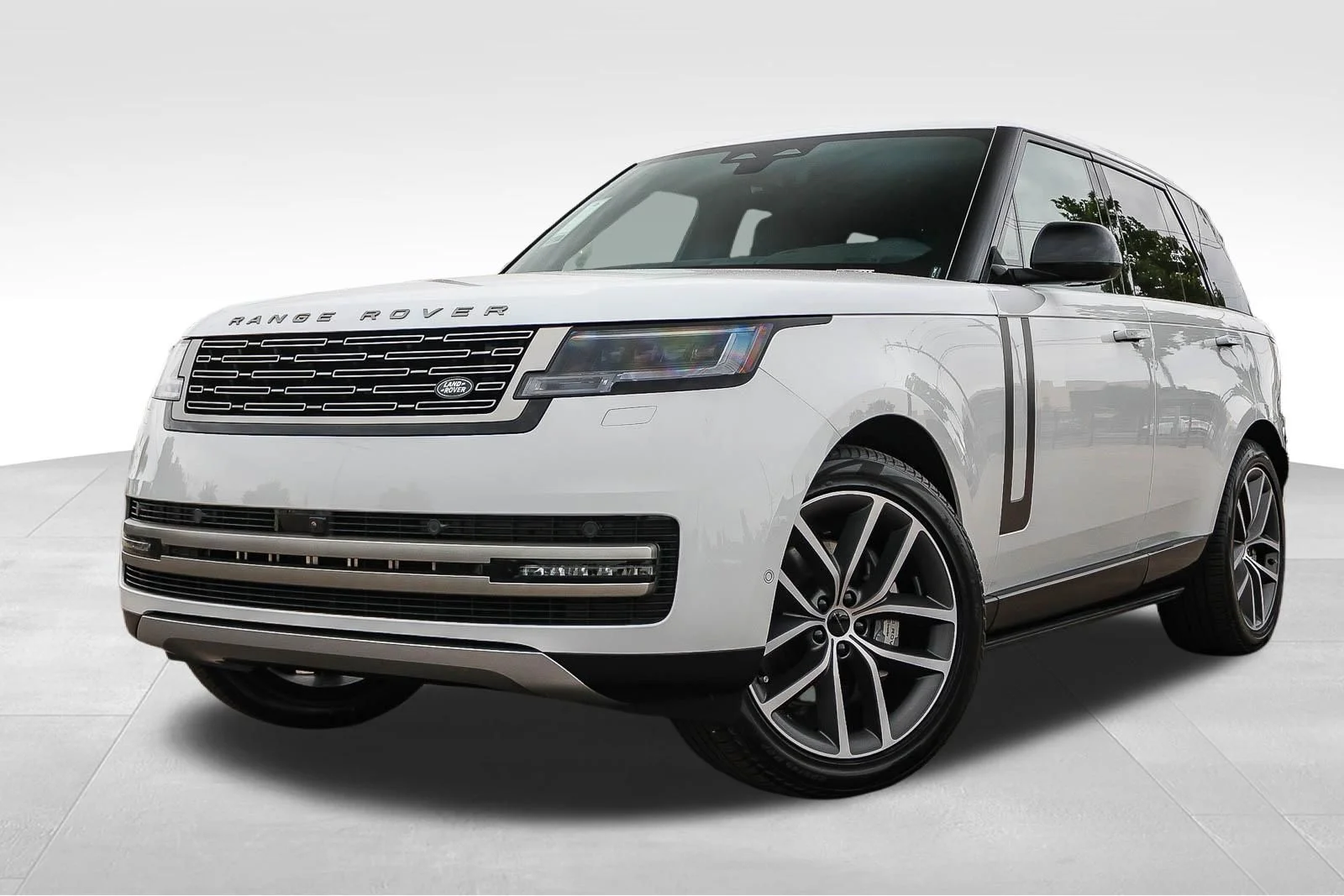 2026 Land Rover Range Rover 3.0 SE SWB's photo