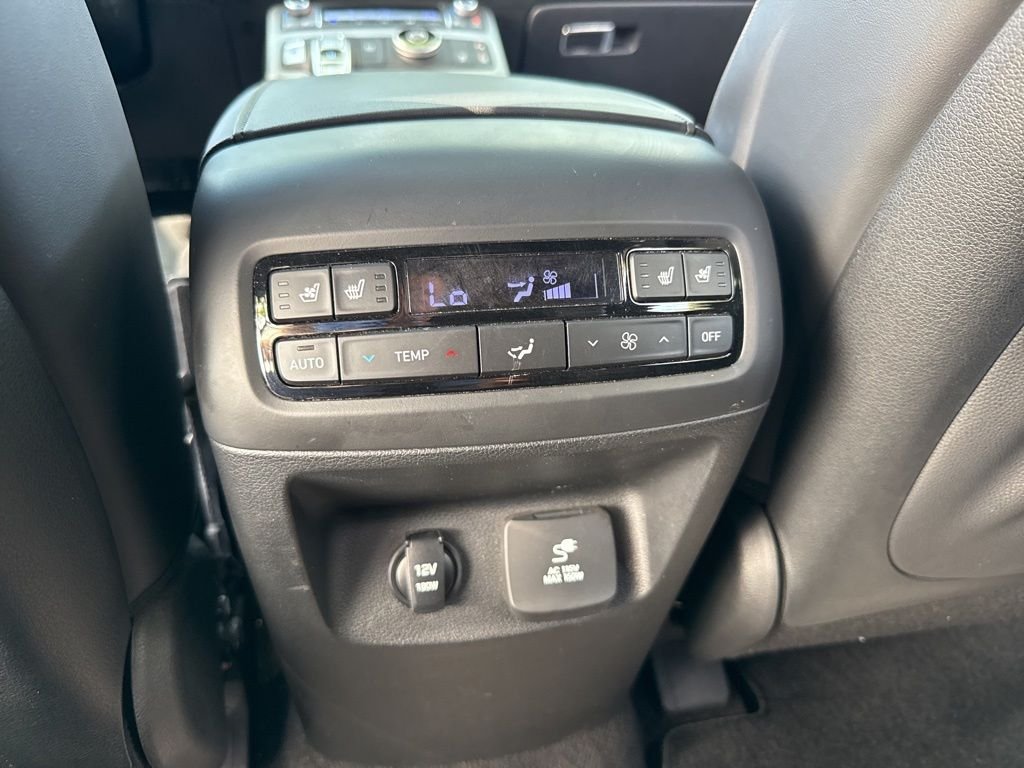 Used 2022 White Hyundai Calligraphy image 27