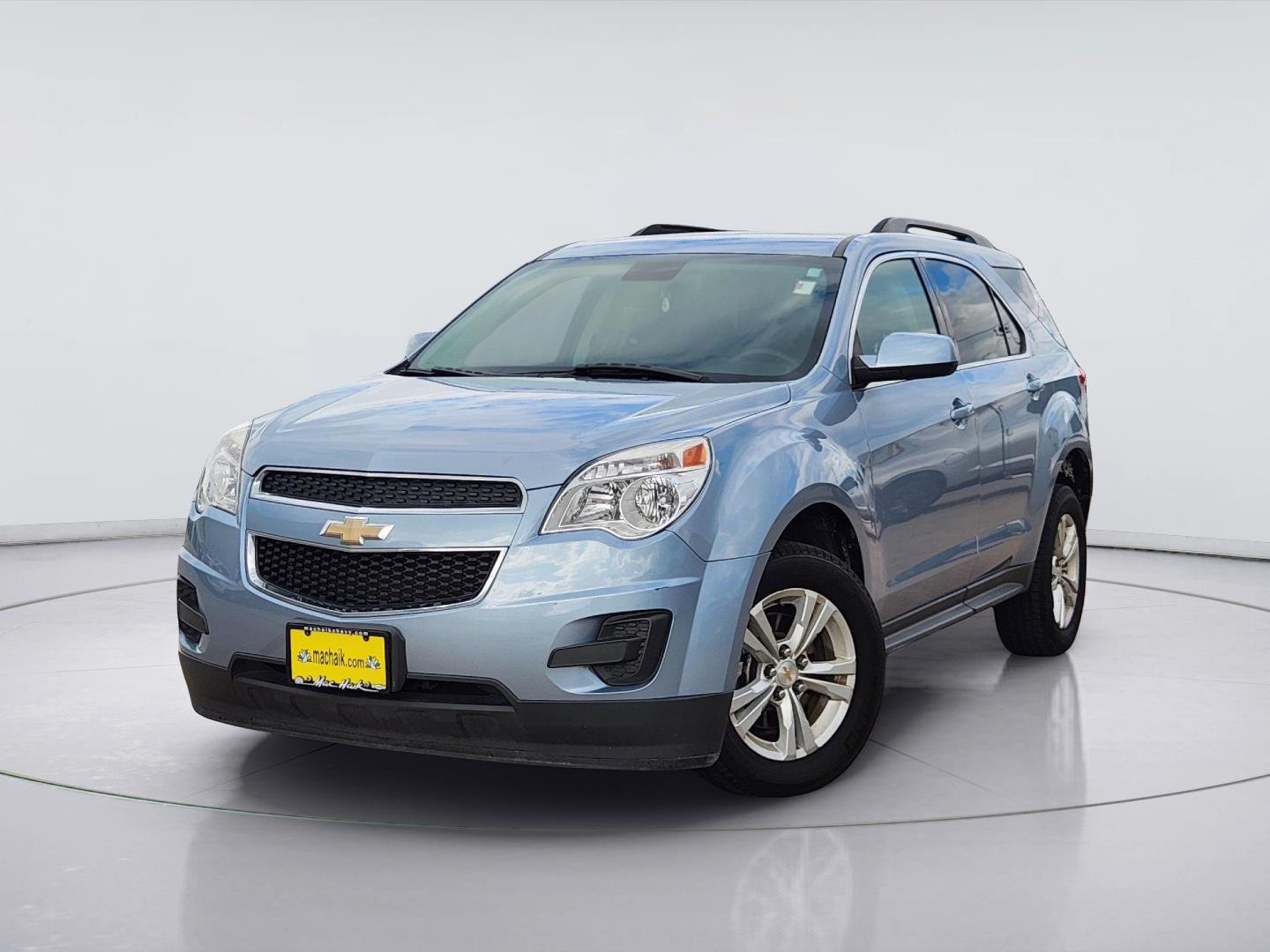 Used 2015 SILVER TOPAZ METALLIC Chevrolet LT image 1