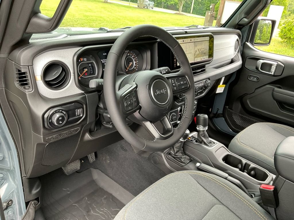 New 2025 Anvil Clear-Coat Exterior Paint Jeep Sport S image 25