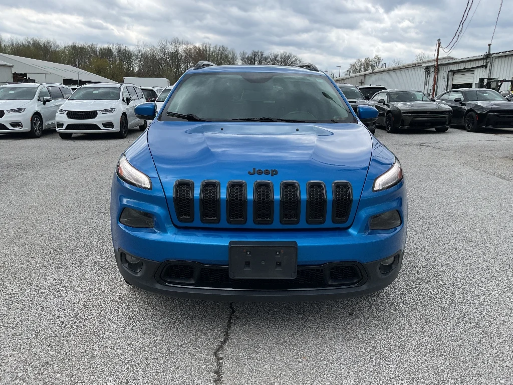 Used 2018 Jeep Cherokee Limited with VIN 1C4PJMDXXJD572195 for sale in Madison, OH