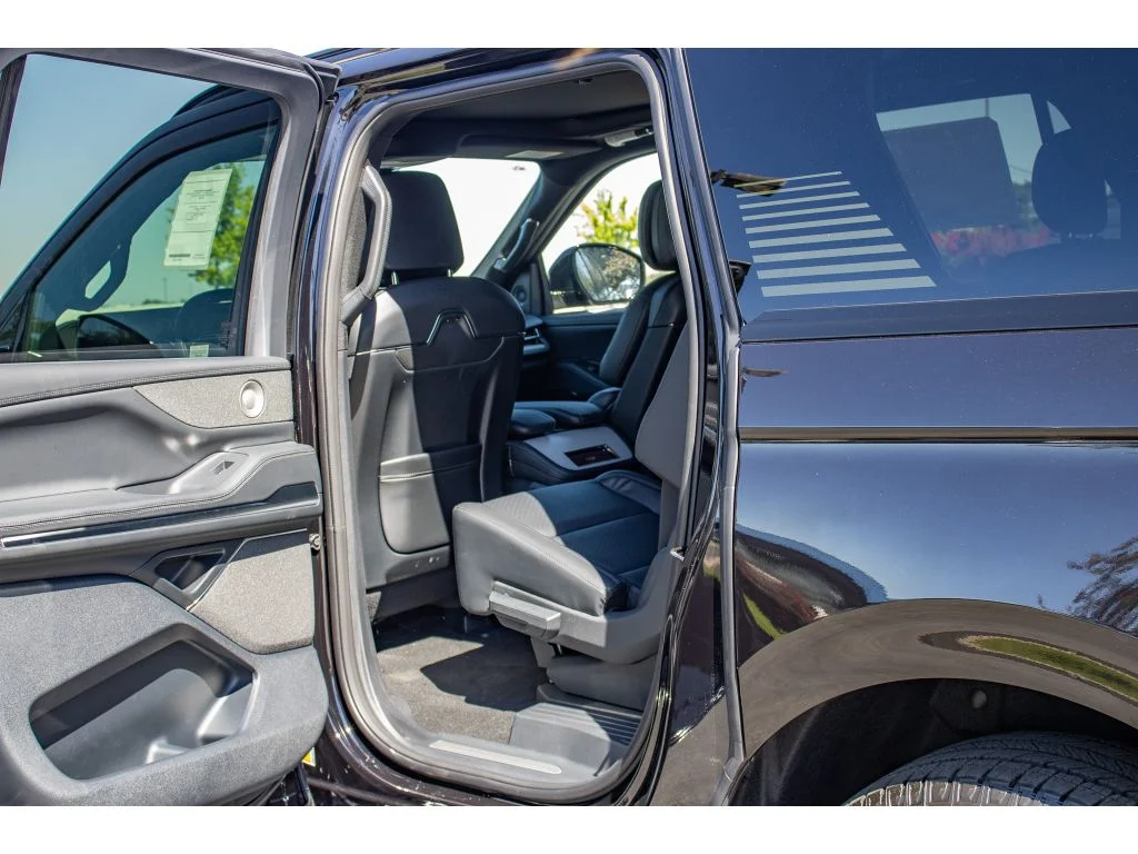 New 2026 Infinite Black Metallic Clearcoat Lincoln Reserve image 24