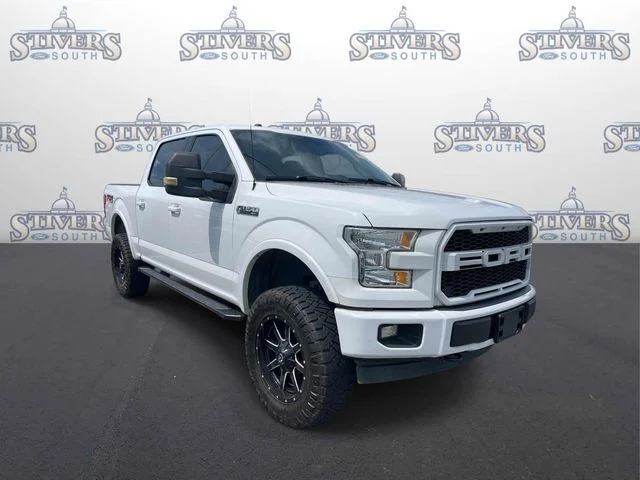 Used 2017 White Ford XLT image 1