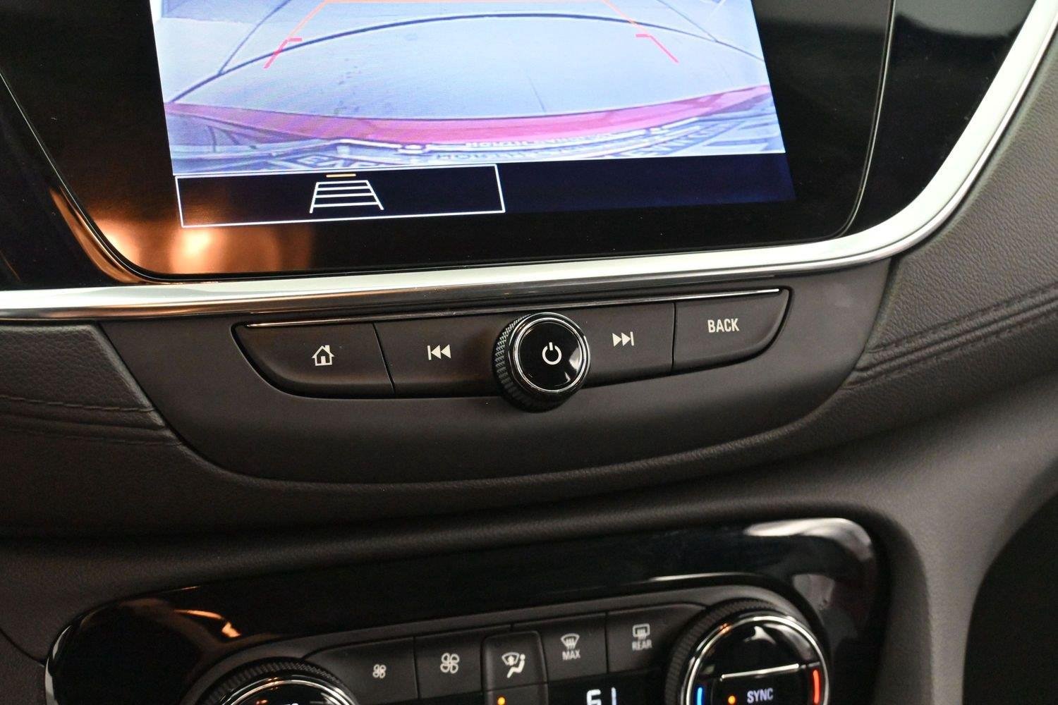 Used 2022 Cinnabar Metallic Buick Select image 21