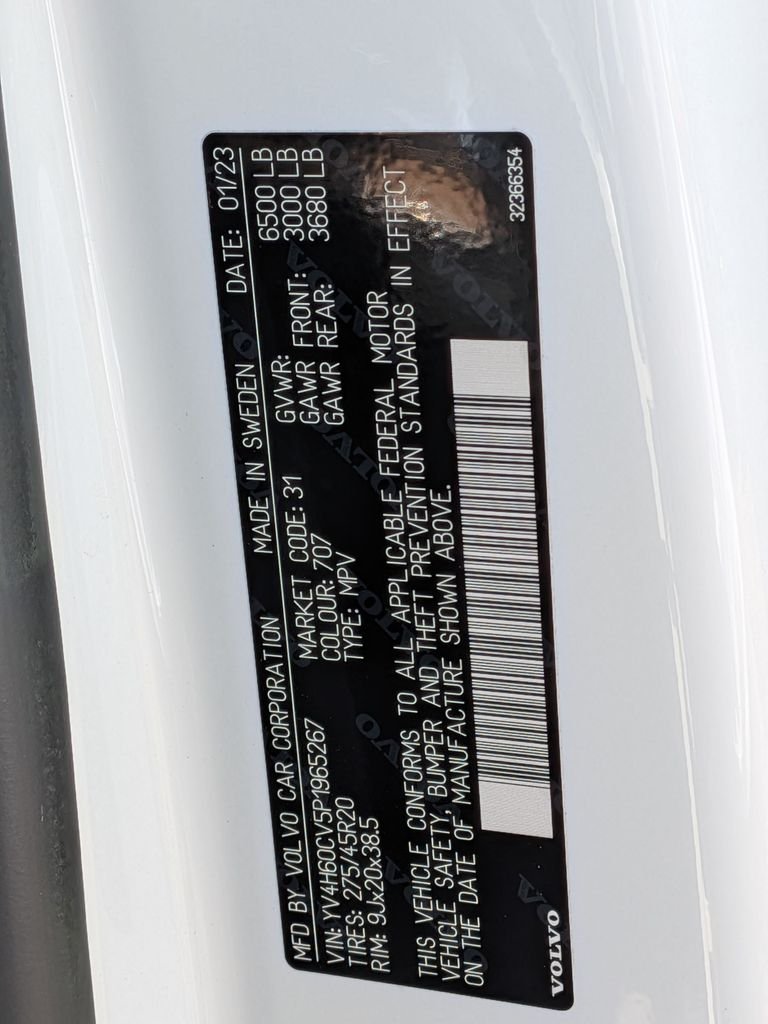 Used 2023  Volvo T8 Core Bright Theme image 38