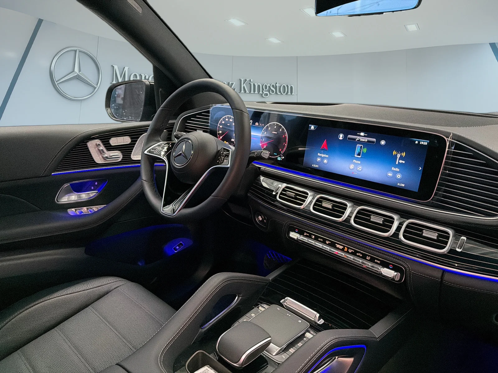 Used 2026 Blue Mercedes-Benz GLE 450 4MATIC SUV image 33