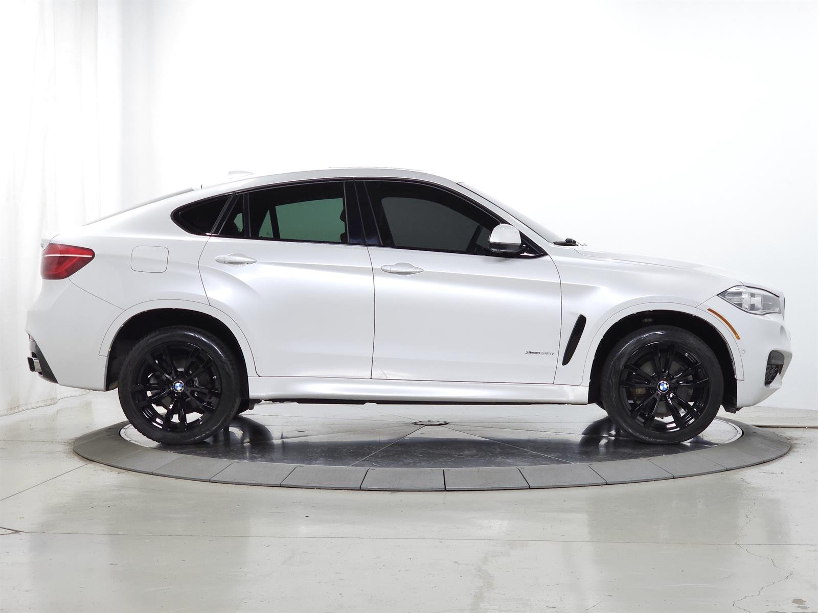 Used 2019 White BMW xDrive35i image 12