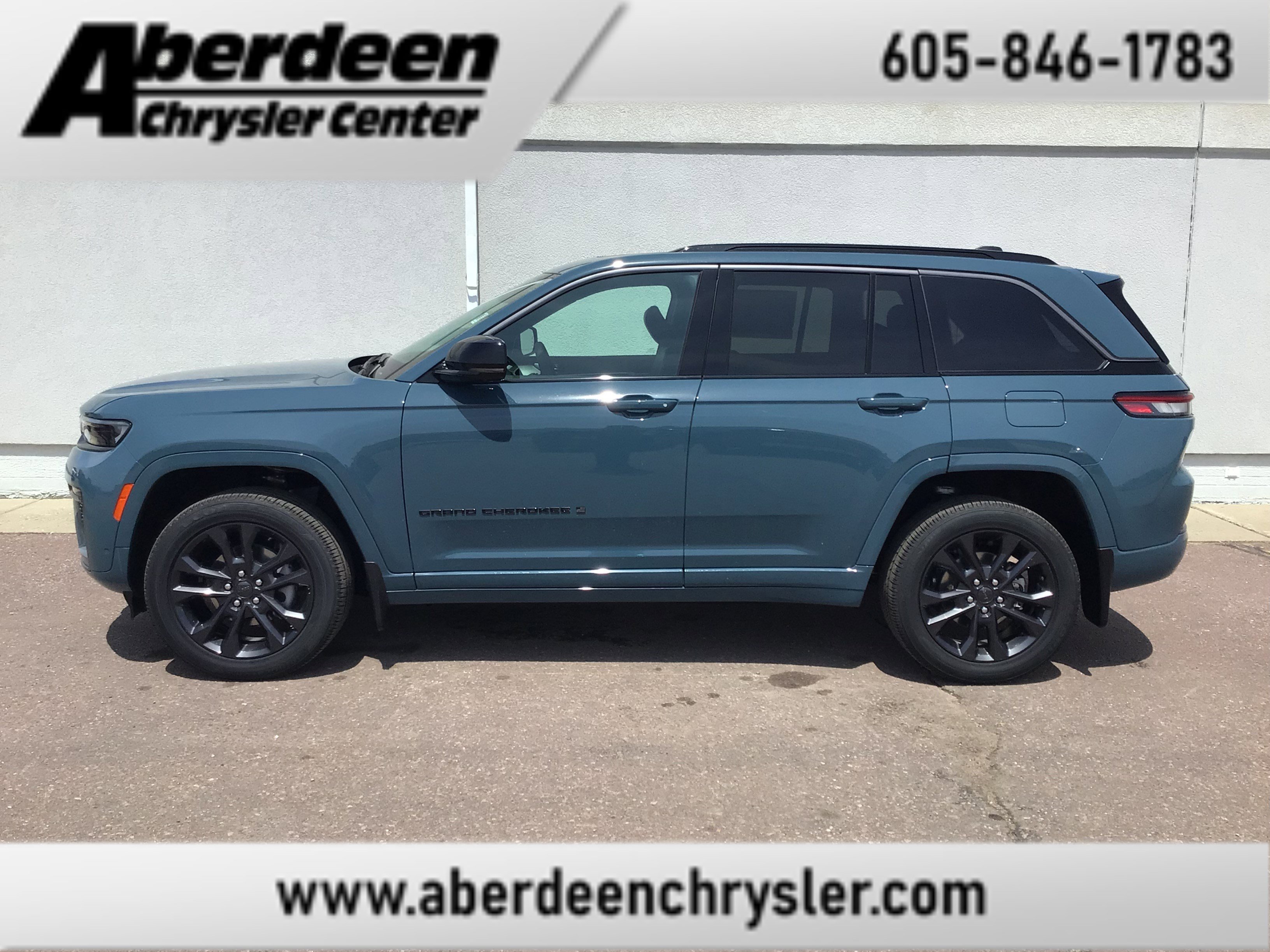 2026 Jeep Grand Cherokee Limited Reserve 4x4's photo